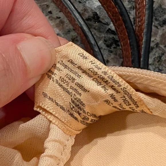 Burberry Goddess Round Crossbody Bag in Beige - Picture 7 of 11